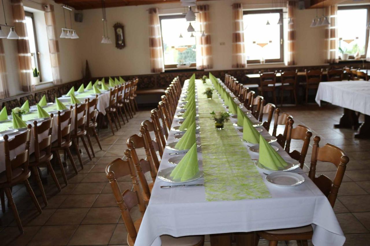 Gasthof Gruener Baum Oberlangfurth エクステリア 写真